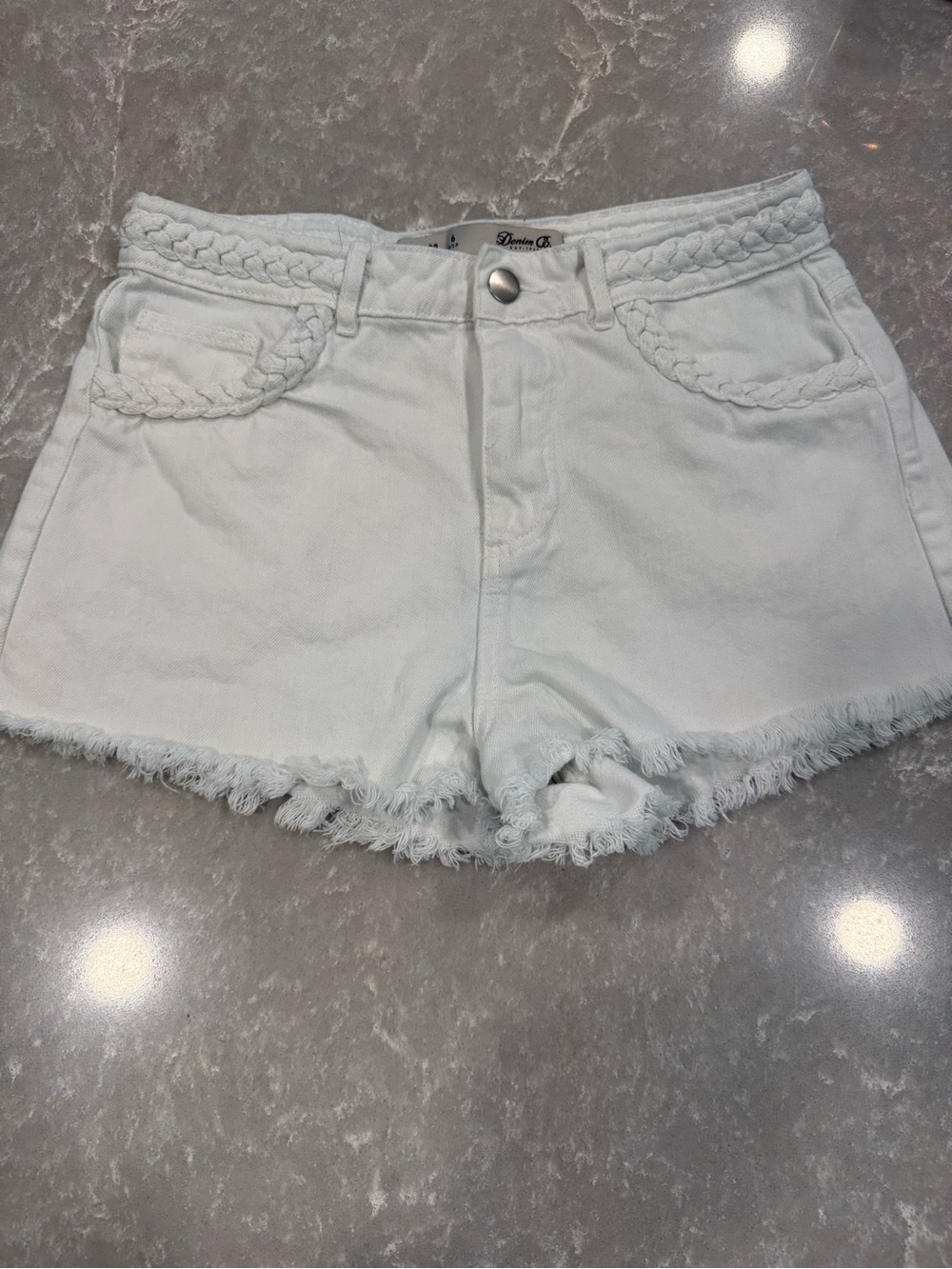 White Denim Co Shorts Size 6 Braided Waist Frayed Hem Mid Rise